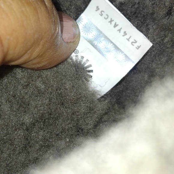 UGG BOOTS - Picture 9 of 10